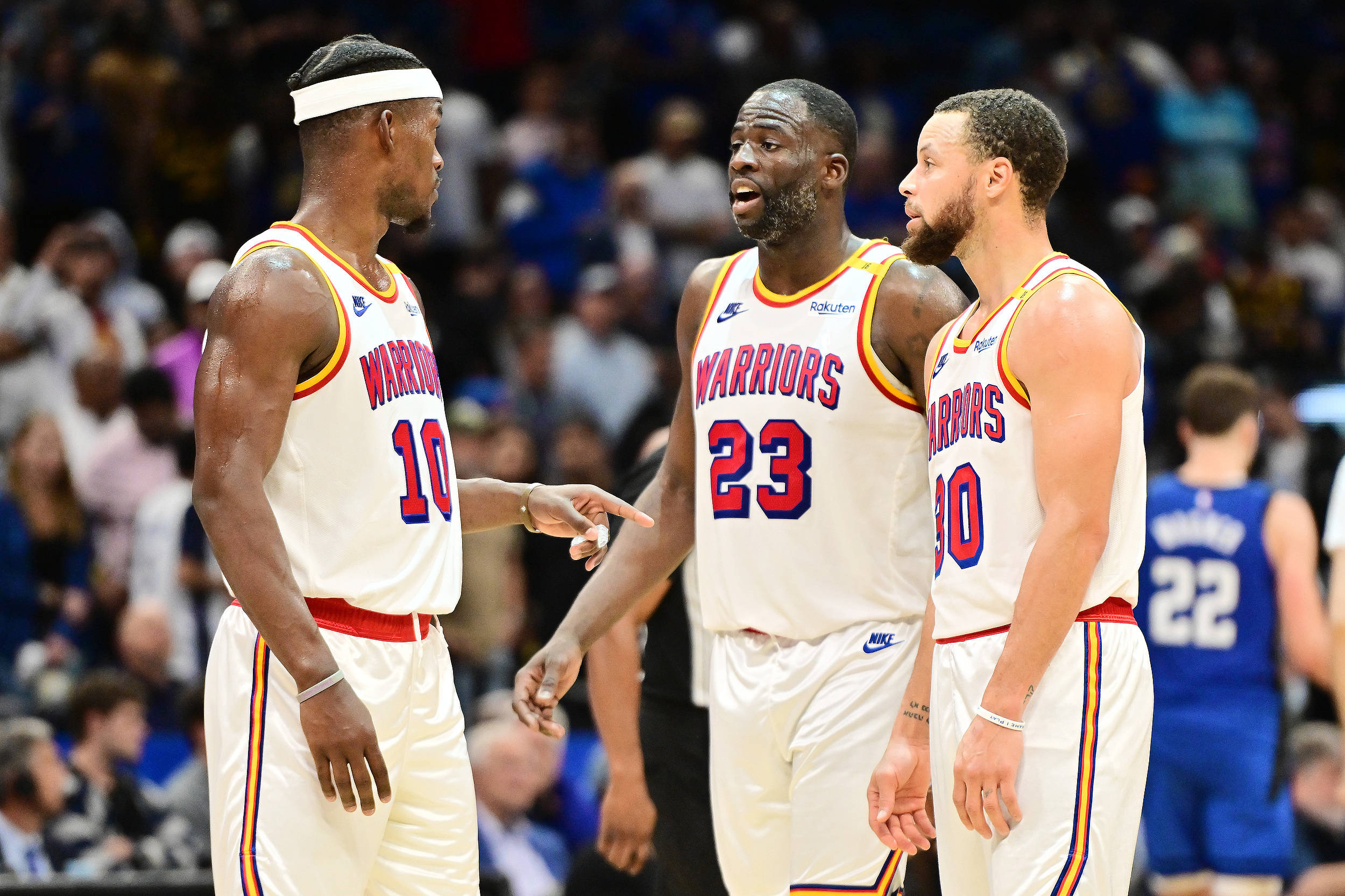 冲刺阶段休斯敦火箭门线救险——NBA季后赛节点到来，赛场秩序良好，更衣室氛围转暖的简单介绍